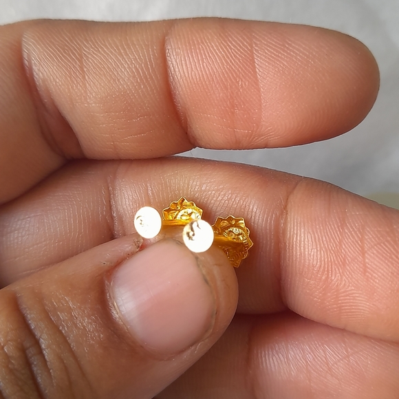 Beautiful combo 2pairs studs - Picture 14 of 16